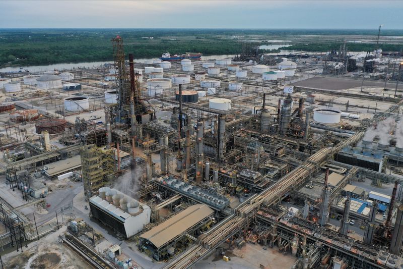&copy; Reuters. FILE PHOTO: An aerial view of Exxon Mobil’s Beaumont oil refinery, which produces and packages Mobil 1 synthetic motor oil, in Beaumont, Texas, U.S., March 18, 2023. REUTERS/Bing Guan
