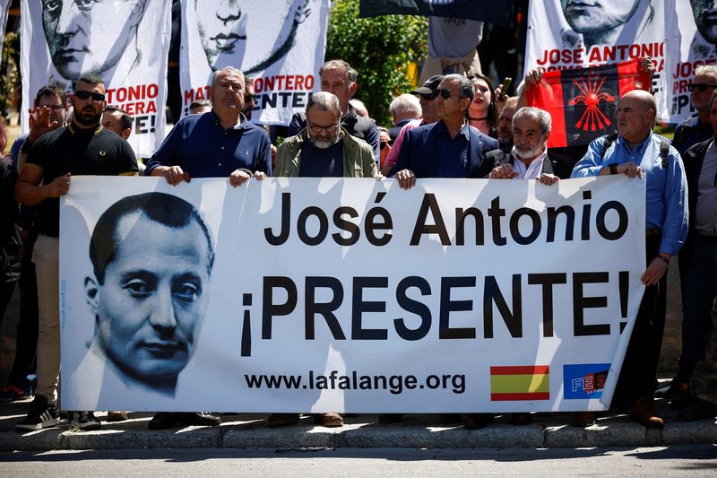 &copy; Reuters. L'Espagne exhume le corps du fondateur du parti fasciste espagnol Falange à Madrid. /Photo prise le 24 avril 2023/REUTERS/Juan Medina