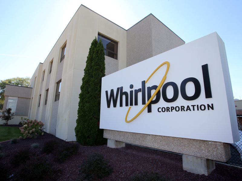 &copy; Reuters. FILE PHOTO: The administrative entrance at the Whirlpool plant in Clyde, Ohio, U.S. October 3, 2017. Picture taken October 3, 2017.  REUTERS/Aaron Josefczyk
