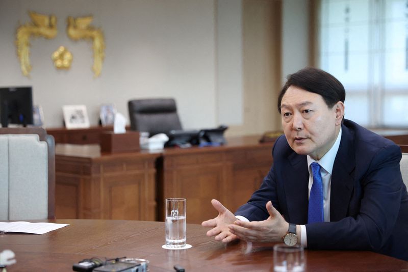 &copy; Reuters. FILE PHOTO: South Korean President Yoon Suk Yeol speaks during an interview with Reuters at the Presidential Office in Seoul, South Korea, April 18, 2023.   REUTERS/Kim Hong-Ji