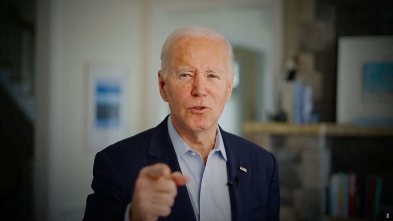 &copy; Reuters. Presidente dos EUA, Joe Biden, no vídeo de lançamento oficial de sua campanha à reeleição
25/04/2023 CONTA OFICIAL DE JOE BIDEN NO YOUTUBE via REUTERS