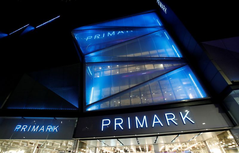 &copy; Reuters. Photo d'archives d'un magasin de Primark dans le centre commercial Bullring, à Birmingham, en Grande-Bretagne. /Photo prise le 4 novembre 2020/REUTERS/Andrew Boyers 