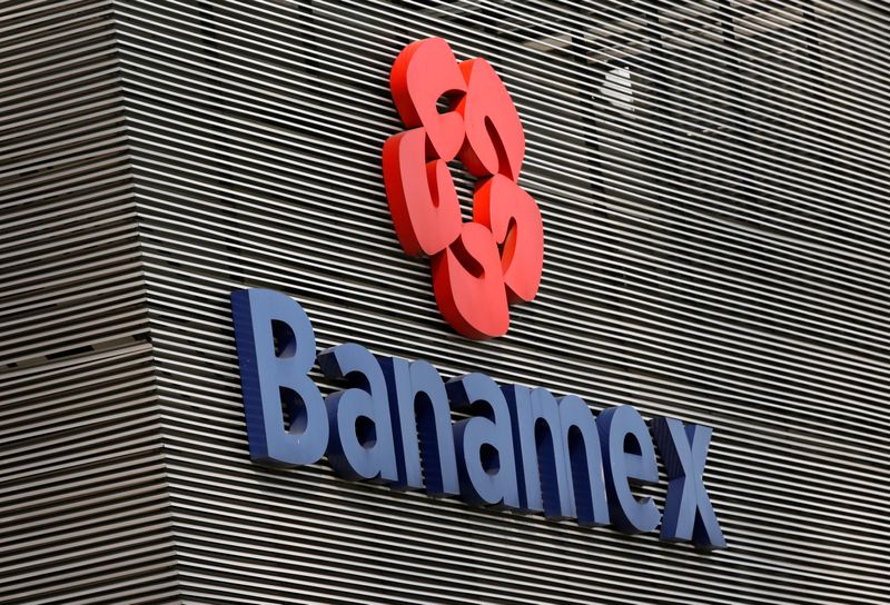 &copy; Reuters. El logotipo del banco Banamex está en una sucursal en la Ciudad de México, México, 17 de noviembre de 2017. REUTERS/Henry Romero