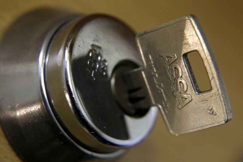 &copy; Reuters. FILE PHOTO: An Assa Abloy lock and key are displayed in a shop in Riga, September 19, 2013. REUTERS/Ints Kalnins 