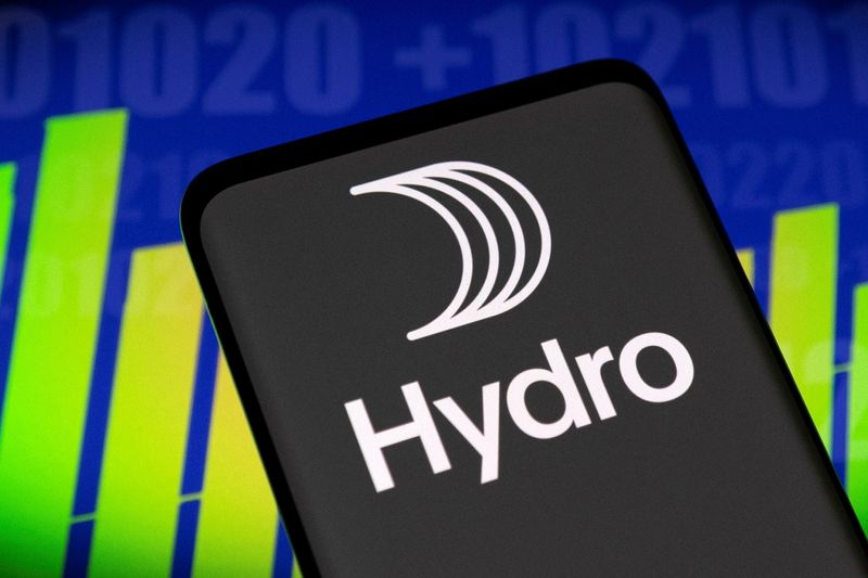 &copy; Reuters. FILE PHOTO: Norsk Hydro logo and stock graph are seen displayed in this illustration taken, May 3, 2022. REUTERS/Dado Ruvic/Illustration