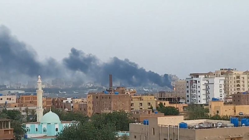 &copy; Reuters. Smoke rises from the tarmac of Khartoum International Airport as a fire burns, in Khartoum, Sudan April 17, 2023 in this screen grab obtained from a social media video. Abdullah Abdel Moneim/via REUTERS  THIS IMAGE HAS BEEN SUPPLIED BY A THIRD PARTY. MAND