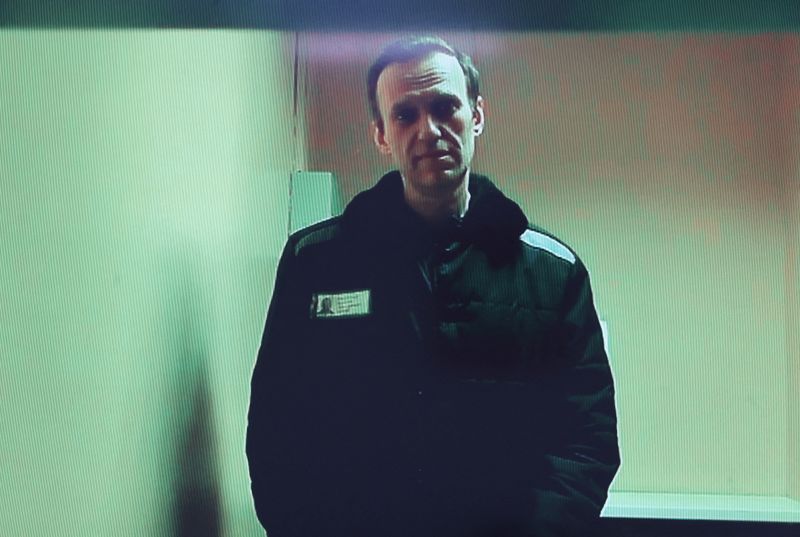 &copy; Reuters. Líder da oposição russa Alexei Navalny participa de audiência em tribunal de Moscou por link de vídeo desde colônia penal na região de Vladimir
26/04/2023 REUTERS/Yulia Morozova