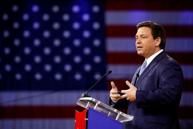 &copy; Reuters. FILE PHOTO: U.S. Florida Gov. Ron DeSantis speaks at the Conservative Political Action Conference (CPAC) in Orlando, Florida, U.S. February 24, 2022. REUTERS/Marco Bello