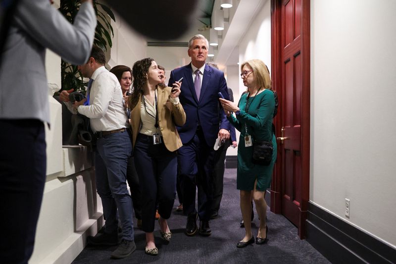 © Reuters. House Speaker Kevin McCarthy (R-CA) walks following a closed door meeting on Captiol Hill in Washington, U.S., April 26, 2023. REUTERS/Tom Brenner