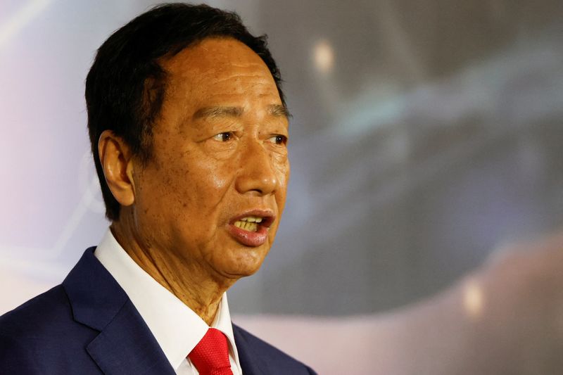 &copy; Reuters. FILE PHOTO: Terry Gou, founder of Taiwan's Foxconn, speaks during a news conference in Taoyuan, Taiwan April 5, 2023. REUTERS/Carlos Garcia Rawlins