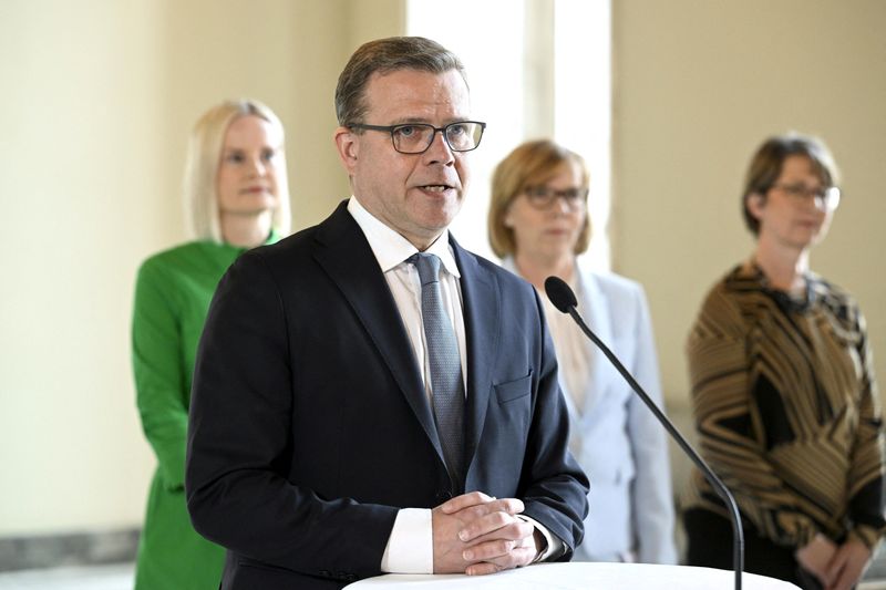 &copy; Reuters. Líder do partido Coalizão Nacional da Finlândia, Petteri Orpo, durante entrevista coletiva no Parlamento em Helsinque
27/04/2023 Lehtikuva/Heikki Saukkomaa via REUTERS