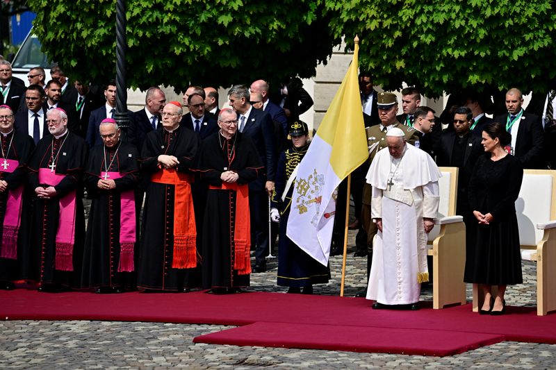 Le pape François en Hongrie pour discuter Ukraine et immigration