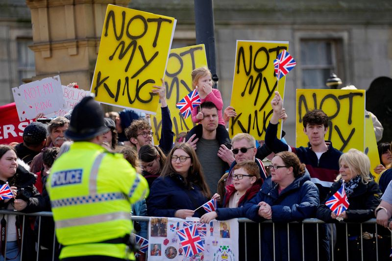 &copy; Reuters. Manifestantes protestam contra visita do rei britânico Charles em Liverpool
26/04/2023 Jon Super/Pool via REUTERS