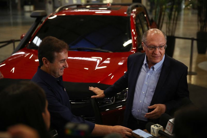© Reuters. Vice-presidente Geraldo Alckmin fala durante início das atividades da fábrica GWM para produção de carros elétricos e híbridos, em Iracemápolis (SP)
27/04/2023
REUTERS/Carla Carniel