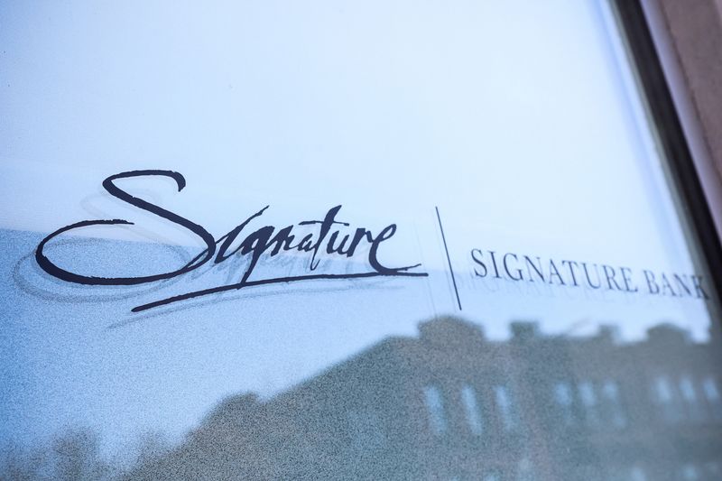 &copy; Reuters. FILE PHOTO: The company logo for Signature Bank is displayed at a location in Brooklyn, New York, U.S., March 20, 2023.  REUTERS/Brendan McDermid