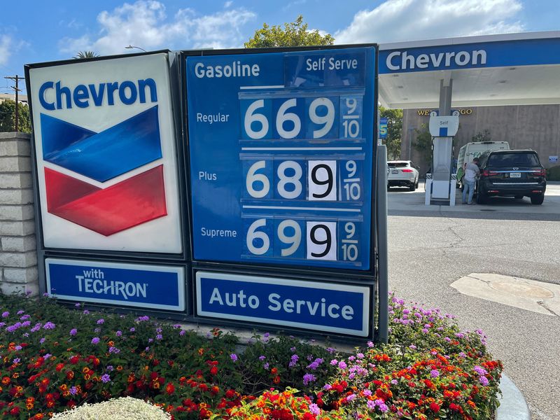 &copy; Reuters. FILE PHOTO: Gas prices are advertised at a Chevron station as rising inflation and oil costs affect the consumers in Los Angeles, California, U.S., June 13, 2022. REUTERS/Lucy Nicholson/File Photo