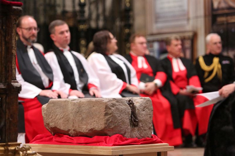 &copy; Reuters. The Stone of Destiny is pictured inside Westminster Abbey during a welcome ceremony, in central London, Britain, April 29, 2023. The stone, an ancient symbol of Scotlandis monarchy, will play a central role in the Coronation of The King in the Abbey on Sa