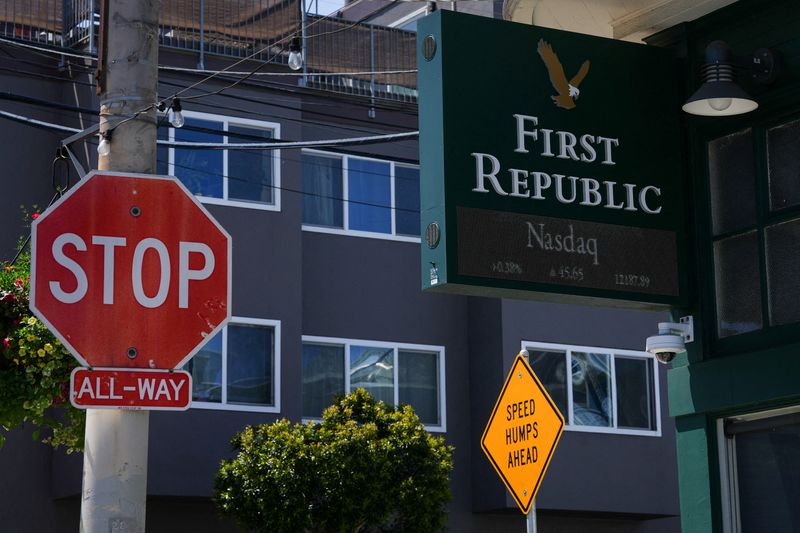 &copy; Reuters. FILE PHOTO: The exterior of a First Republic Bank branch is pictured in San Francisco, California, U.S. April 28, 2023. REUTERS/Loren Elliott/File Photo