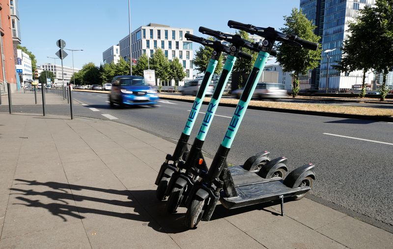 &copy; Reuters. E-scooters of Tier Mobility, a start-up for shared micro-mobility services, are parked in Cologne, Germany, July 23, 2019. REUTERS/Wolfgang Rattay/File Photo
