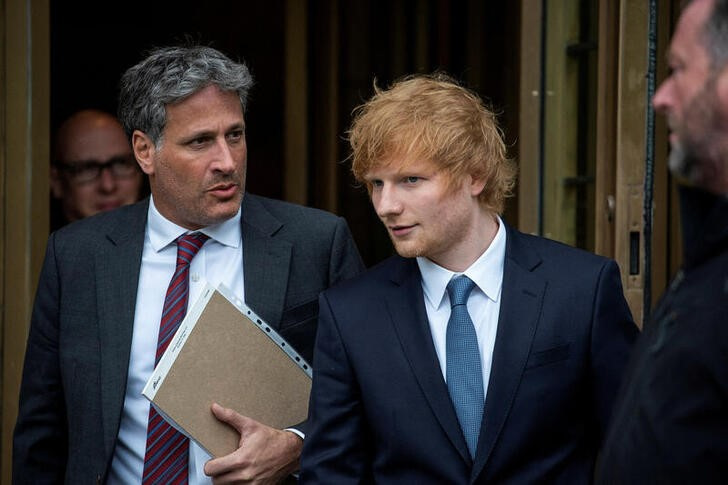 &copy; Reuters. Imagen de archivo del cantante Ed Sheeran saliendo de un juzgado federal por su juicio sobre derechos de autor en Nueva York, EEUU. 25 abril 2023. REUTERS/Eduardo Muñoz