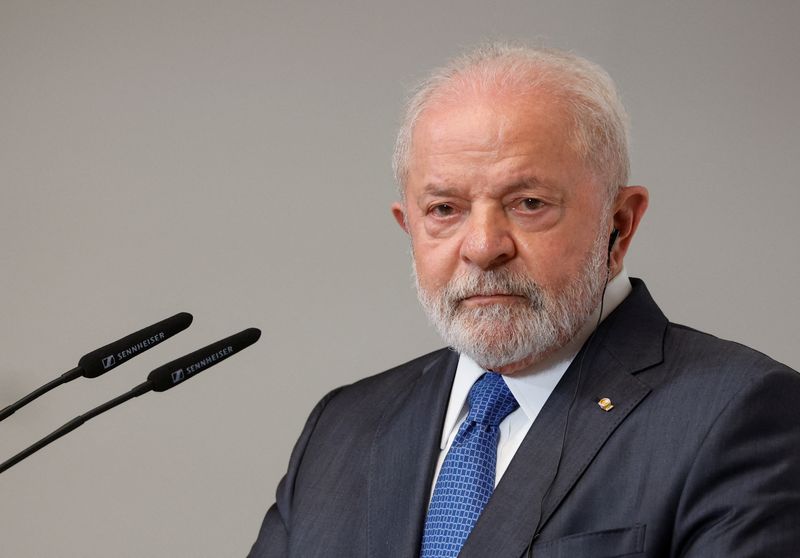 © Reuters. Brazil's President Luiz Inacio Lula da Silva attends a joint news conference with Spanish Prime Minister Pedro Sanchez, at Moncloa Palace in Madrid, Spain April 26, 2023. REUTERS/Juan Medina