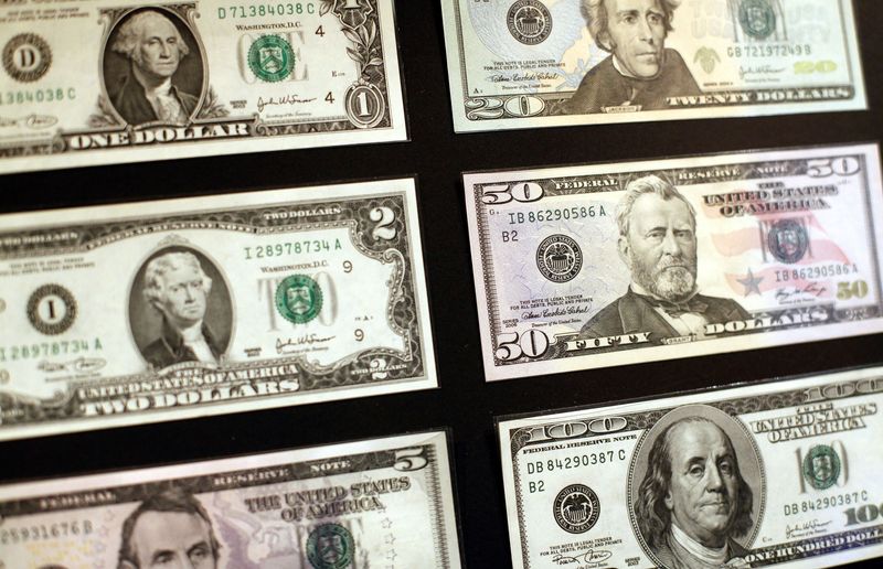 Dollar gains ahead of US central meeting and jobs data