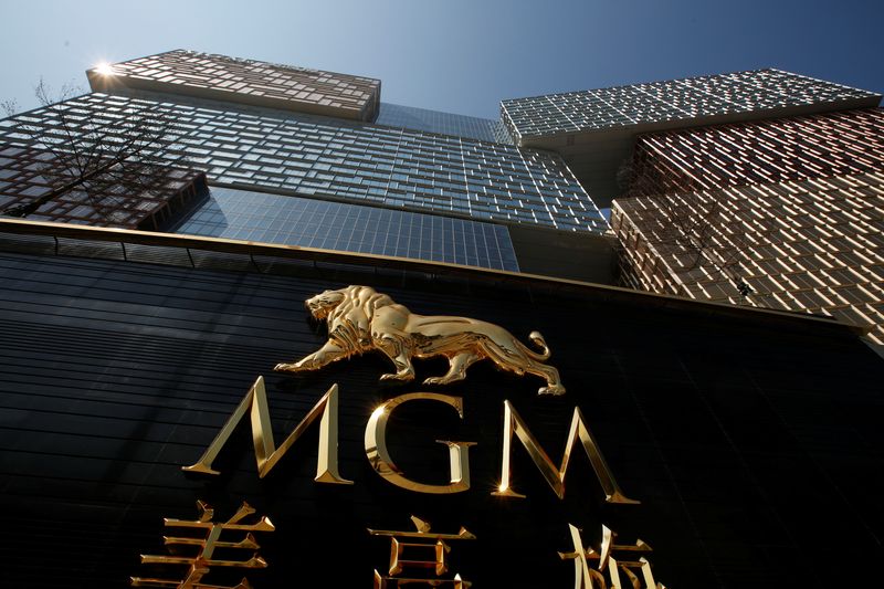 © Reuters. FILE PHOTO: An exterior view of MGM Cotai in Macau, China February 13, 2018. REUTERS/Bobby Yip