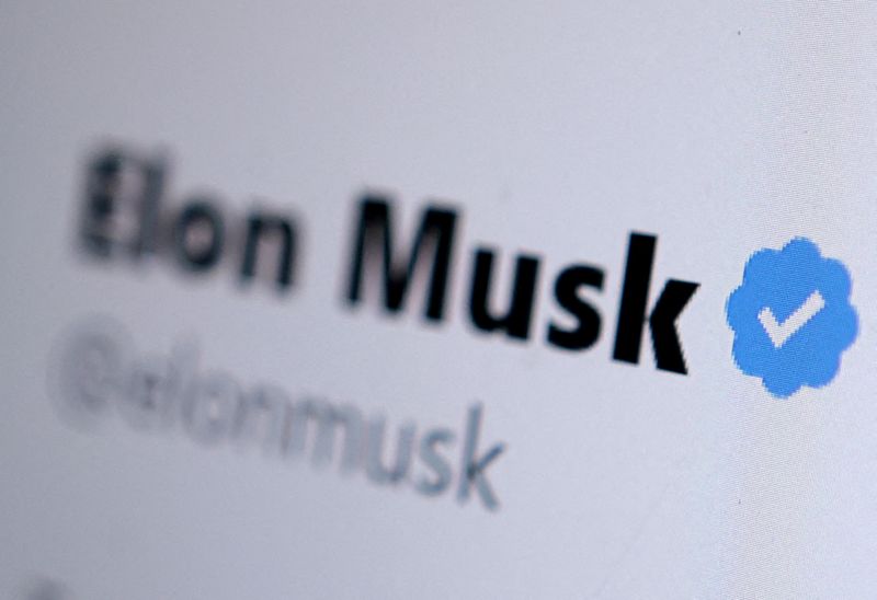 &copy; Reuters. FILE PHOTO: Elon Musk Twitter account verification badge is seen in this illustration taken November 4, 2022. REUTERS/Dado Ruvic/Illustration/File Photo