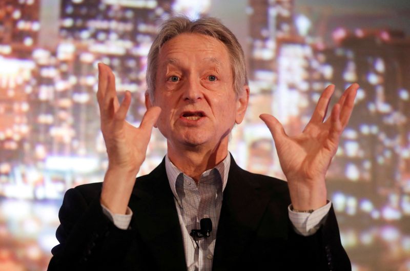 &copy; Reuters. Photo d'archives de Geoffrey Hinton lors du sommet financier et des risques de Thomson Reuters à Toronto. /Photo prise le 4 décembre 2017 à Toronto, au Canada/REUTERS/Mark Blinch