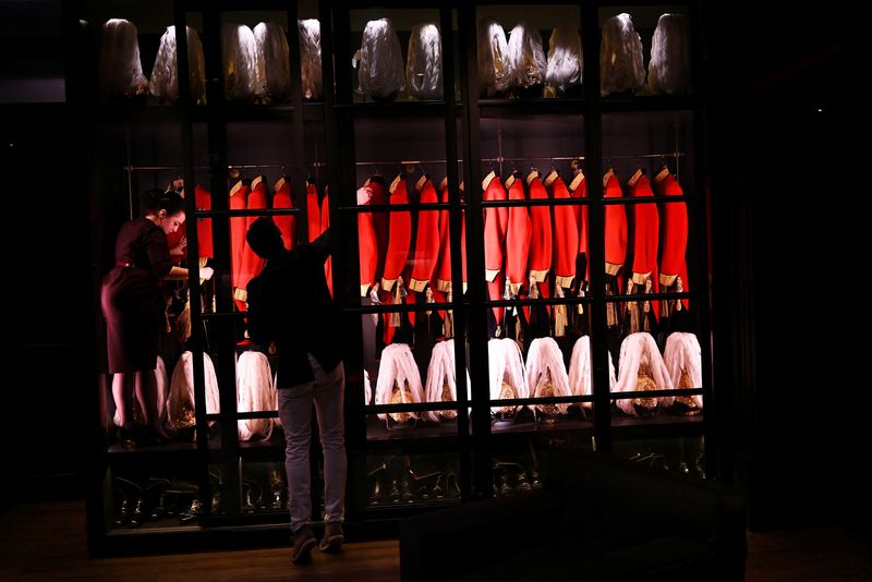 &copy; Reuters. Uniformes cerimoniais são preparados em Savile Row antes da coroação do rei Charles, em Londres
14/04/2023
REUTERS/Dylan Martinez