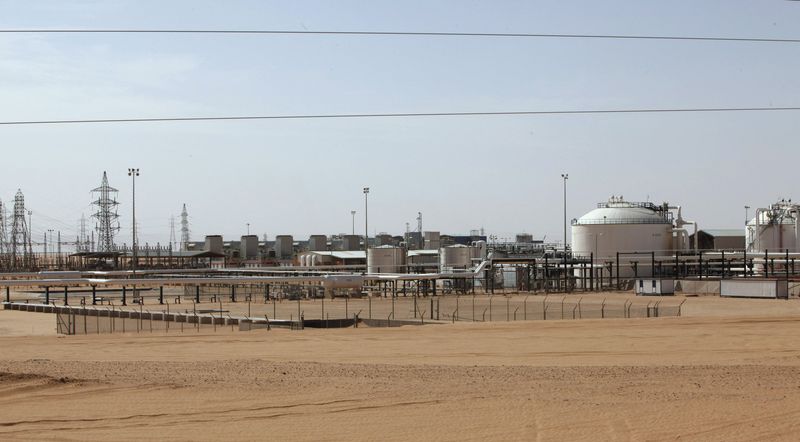 &copy; Reuters. حقل الشرارة الليبي النفطي في صورة من أرشيف رويترز.