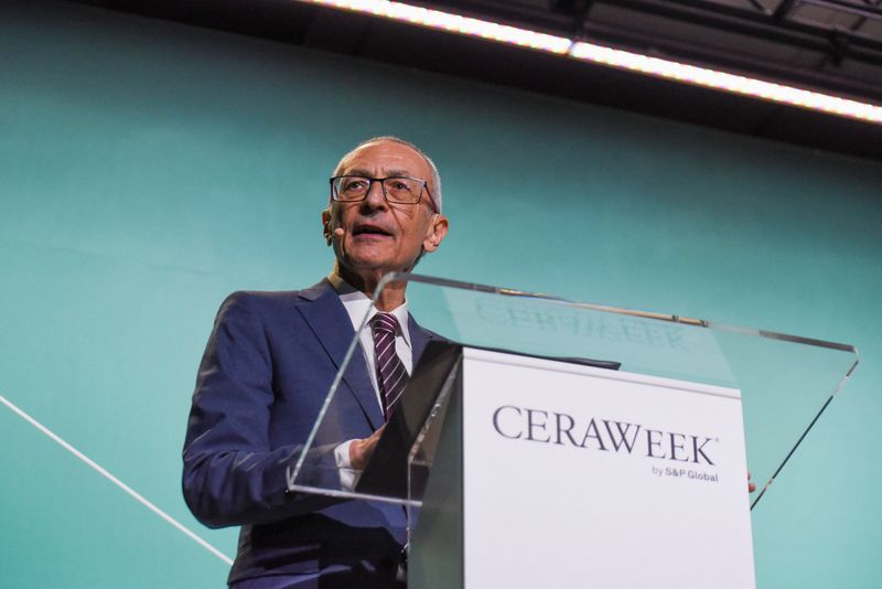 &copy; Reuters. FILE PHOTO: John Podesta, the White House senior advisor for clean energy, delivers a speech during the CERAWeek energy conference in Houston, Texas, U.S., March 6, 2023.  REUTERS/Callaghan O'Hare