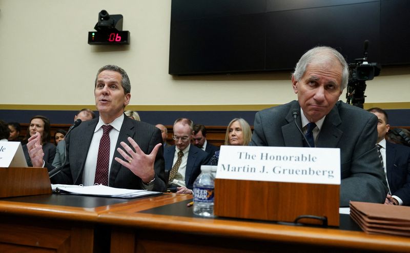 &copy; Reuters. FILE PHOTO: Federal Reserve Board Vice Chair for Supervision Michael Barr and Federal Deposit Insurance Corporation Chairman Martin Gruenberg testify at a House Financial Services Committee hearing on the response to the recent bank failures of Silicon Va