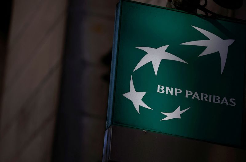 © Reuters. FILE PHOTO: The logo of BNP Paribas bank is pictured on an office building in Nantes, France, March 16, 2023. REUTERS/Stephane Mahe