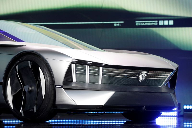 © Reuters. FILE PHOTO: The front end of the Peugeot Inception electric concept car is shown during a Stellantis keynote address at CES 2023, an annual consumer electronics trade show, in Las Vegas, Nevada, U.S. January 5, 2023.  REUTERS/Steve Marcus