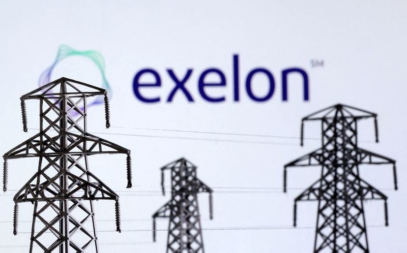 &copy; Reuters. FILE PHOTO: Electric power transmission pylon miniatures and Exelon Corporation logo are seen in this illustration taken, December 9, 2022. REUTERS/Dado Ruvic/Illustration/File Photo