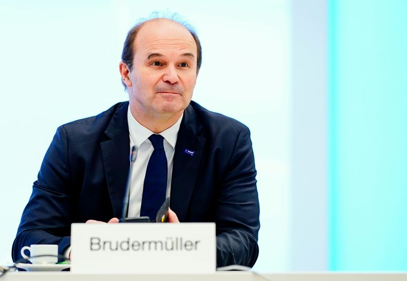 &copy; Reuters. FILE PHOTO: Chairman of the Board of Executive Directors of BASF SE Martin Brudermueller attends the company's annual news conference in Ludwigshafen, Germany, February 26, 2021. Uwe Anspach/Pool via Reuters