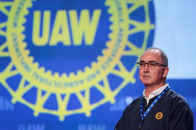 &copy; Reuters. FILE PHOTO: UAW President Shawn Fain chairs the 2023 Special Elections Collective Bargaining Convention in Detroit, Michigan, U.S., March 27, 2023. REUTERS/Rebecca Cook