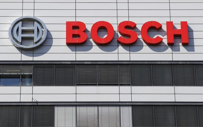 &copy; Reuters. FILE PHOTO: The logo of Bosch is pictured on its headquarters in Stuttgart April 18, 2013.  REUTERS/Lisi Niesner 