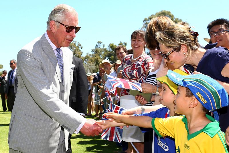 &copy; Reuters. FILE PHOTO: Britain's Prince Charles meets well-wishers while on a walk through Kings Park in Perth, Western Australia, November 15, 2015.  REUTERS/Paul Kane/Pool/File Photo