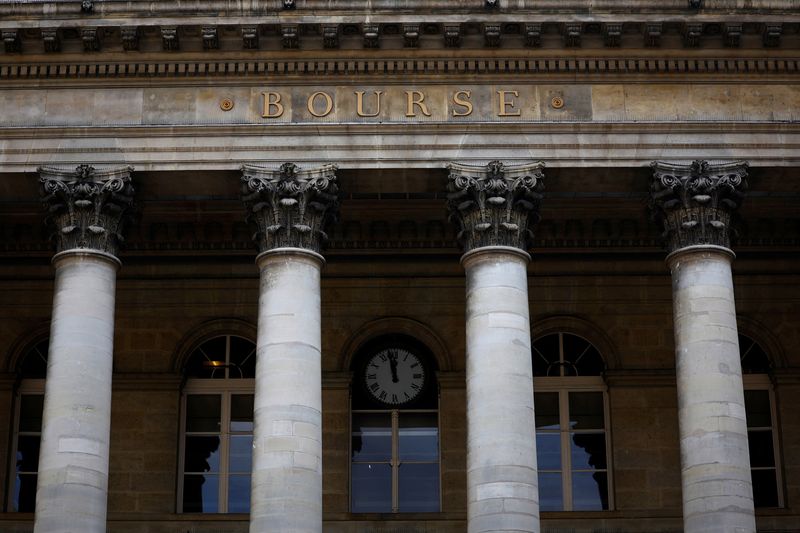 &copy; Reuters. Une vue montre le Palais Brongniart, ancienne Bourse de Paris. /Photo prise le 24 février 2023/REUTERS/Sarah Meyssonnier