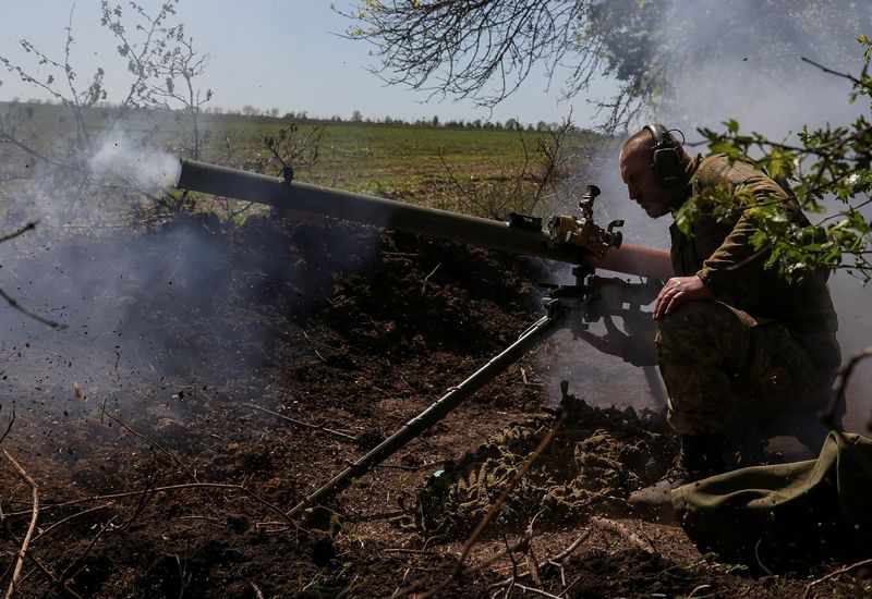Russia's Wagner threatens to leave Bakhmut, Ukraine says mercenaries reinforcing