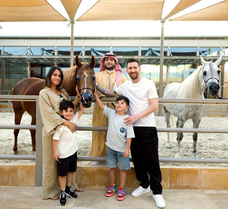 &copy; Reuters. Lionel Messi durante viagem com a família para a Arábia Saudita
01/05/2023
Ministério do Turismo da Arábia Saudita/Divulgação via REUTERS