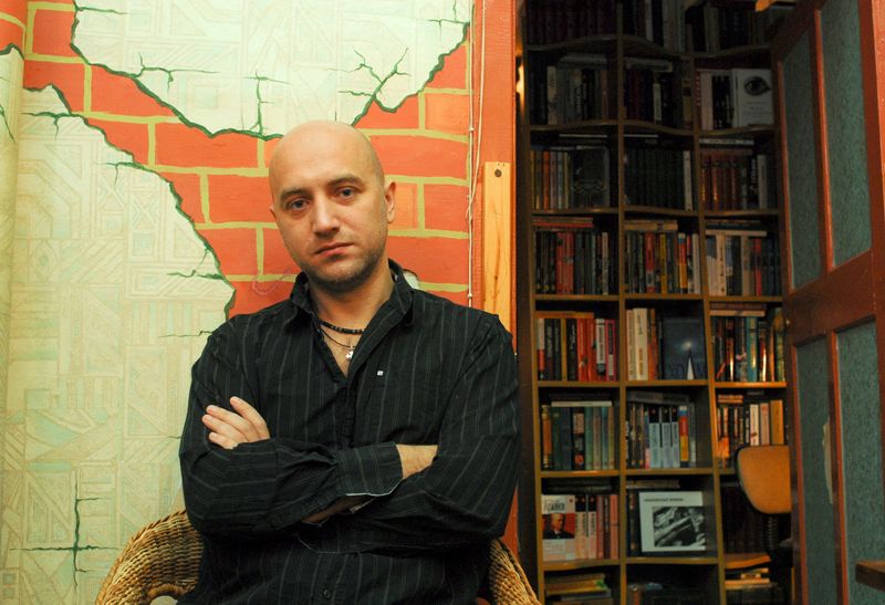 &copy; Reuters. FILE PHOTO: Russian writer Zakhar Prilepin poses for a picture in his flat in Nizhny Novgorod, Russia, December 6, 2008. REUTERS/Mikhail Beznosov