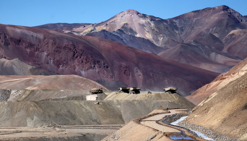 &copy; Reuters. FILE PHOTO: Dump trucks operate at Barrick Gold Corp's Veladero gold mine in Argentina's San Juan province, April 26, 2017. Picture taken April 26, 2017.  REUTERS/Marcos Brindicci