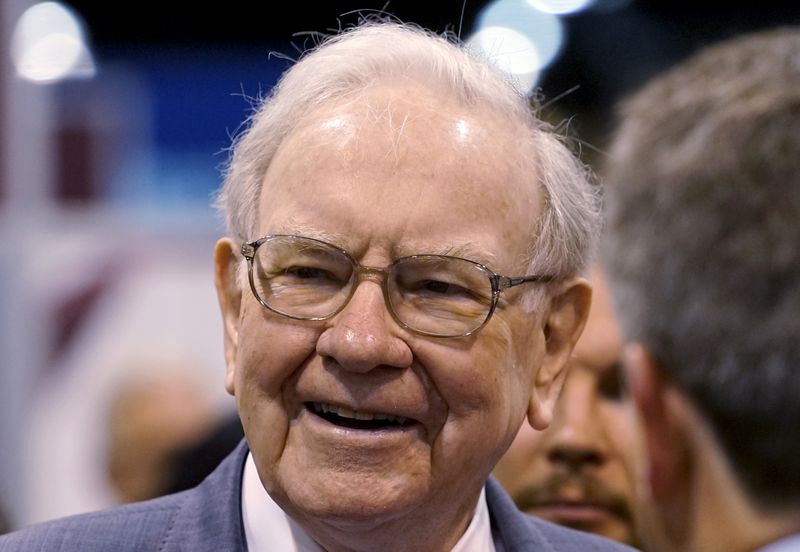 © Reuters. Presidente-executivo da Berkshire Hathaway, Warren Buffett 
02/05/2015
REUTERS/Rick Wilking