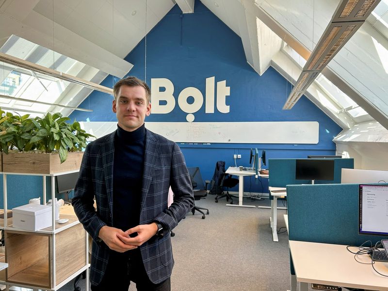 &copy; Reuters. El presidente ejecutivo de Bolt, Markus Villig, asiste a una entrevista en las oficinas de la empresa en Estocolmo, Suecia. 8 de mayo, 2023. REUTERS/Supantha Mukherjee