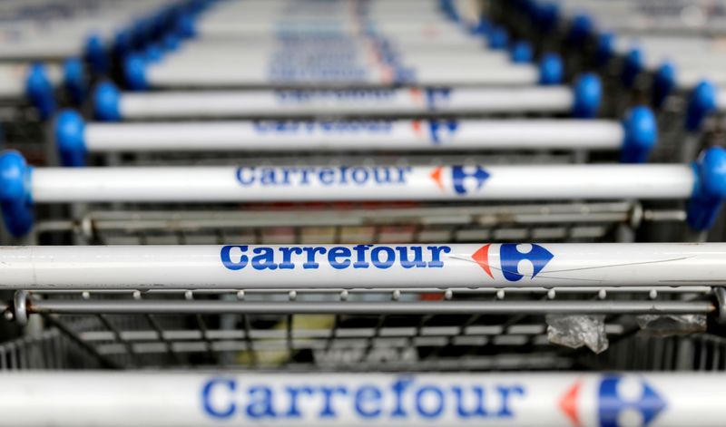 &copy; Reuters. Logo do Carrefour em carrinhos do supermercado
18/07/2017
REUTERS/Paulo Whitaker