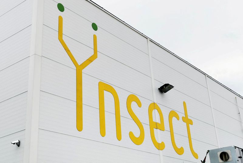 &copy; Reuters. Une vue montre la ferme d'insectes de la start-up Ynsect, qui récolte des vers de farine pour la nourriture animale et de l'engrais à base d'insectes, à Dole. /Photo prise le 22 octobre 2020/REUTERS/Ardee Napolitano