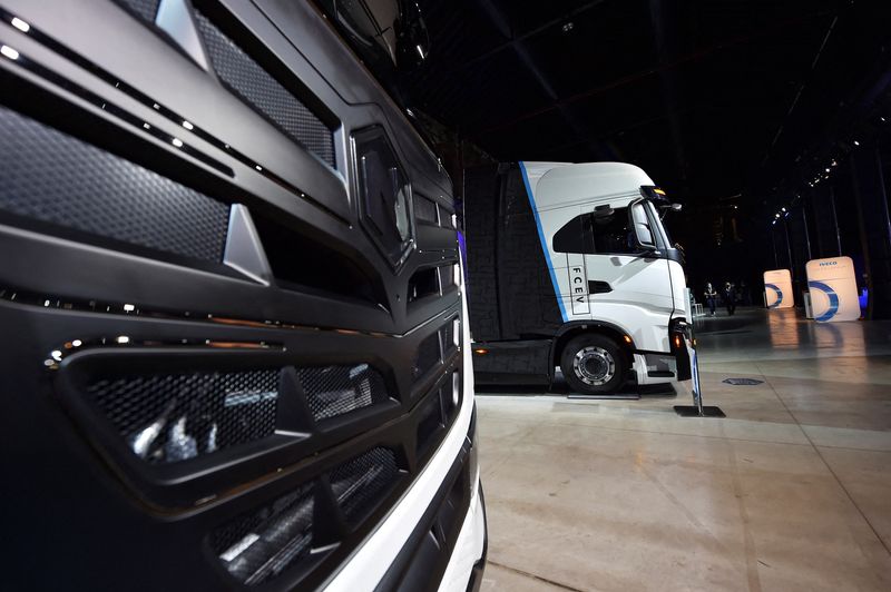 &copy; Reuters. FILE PHOTO: The new Nikola Battery Electric 3 truck exhibited during a news conference in Turin, Italy, July 13, 2022. REUTERS/Massimo Pinca